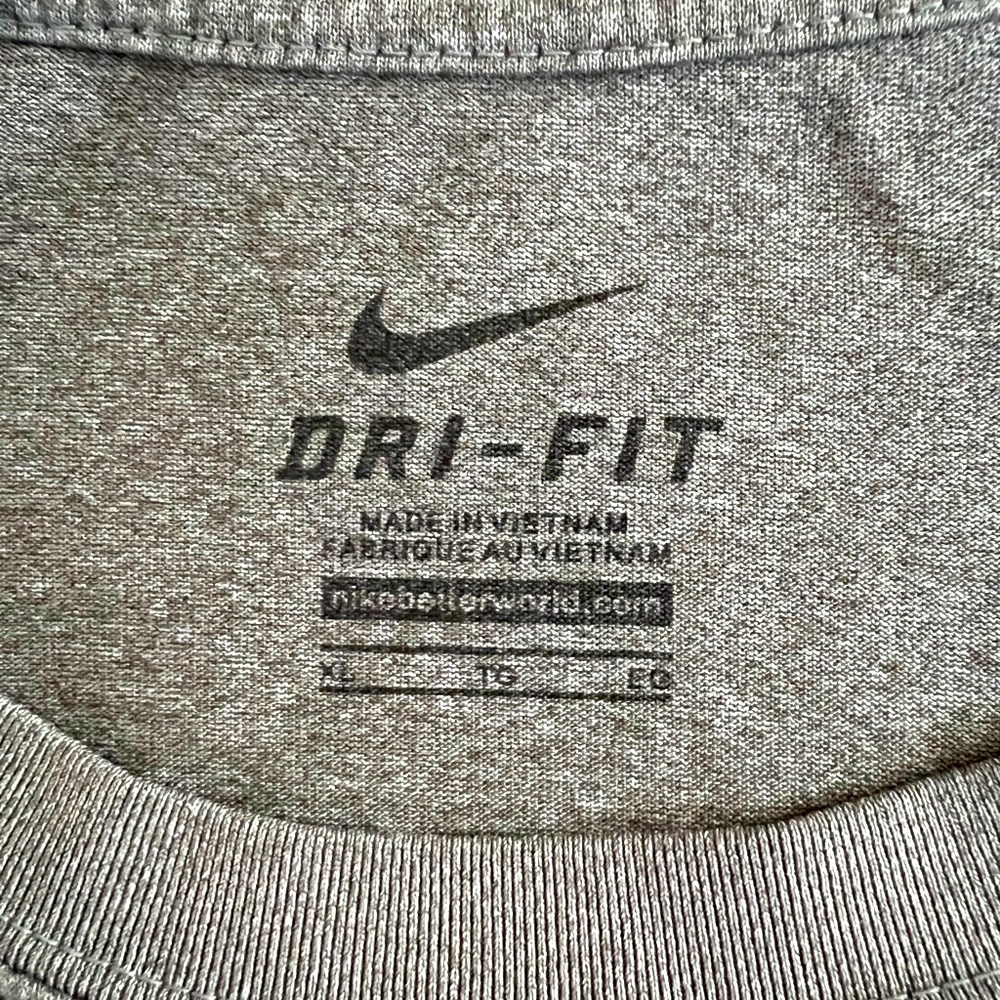 Nike Dri Fit Short Sleeves Shirt - Picture 2 of 3